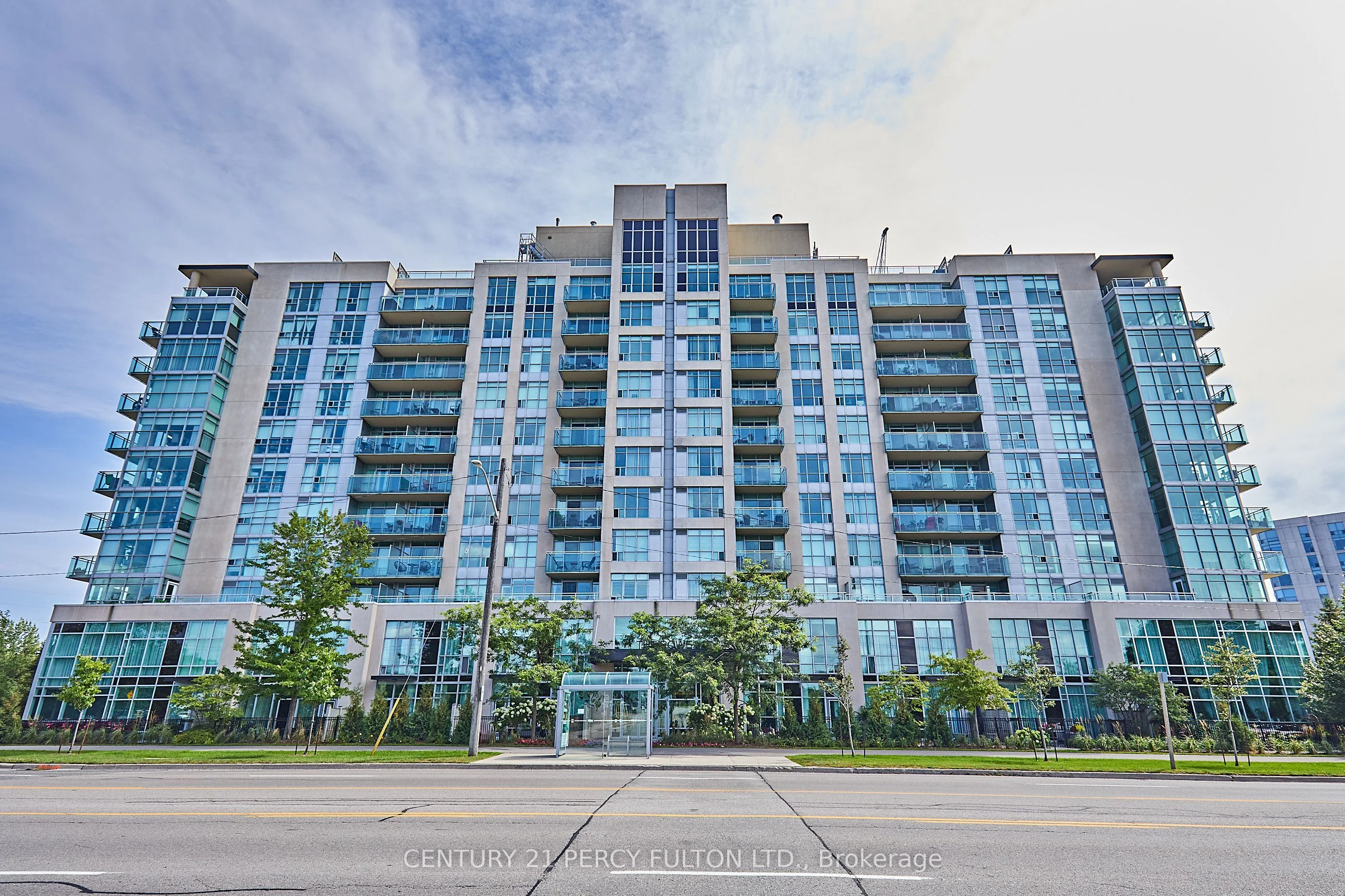 1600 Charles Street 603, Whitby, ON L1N 0G4