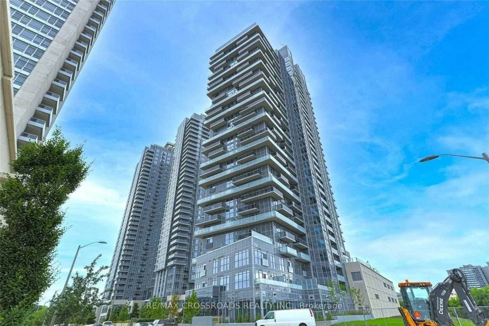 225 Village Green Square 2407, Toronto E07, ON M1S 0L3