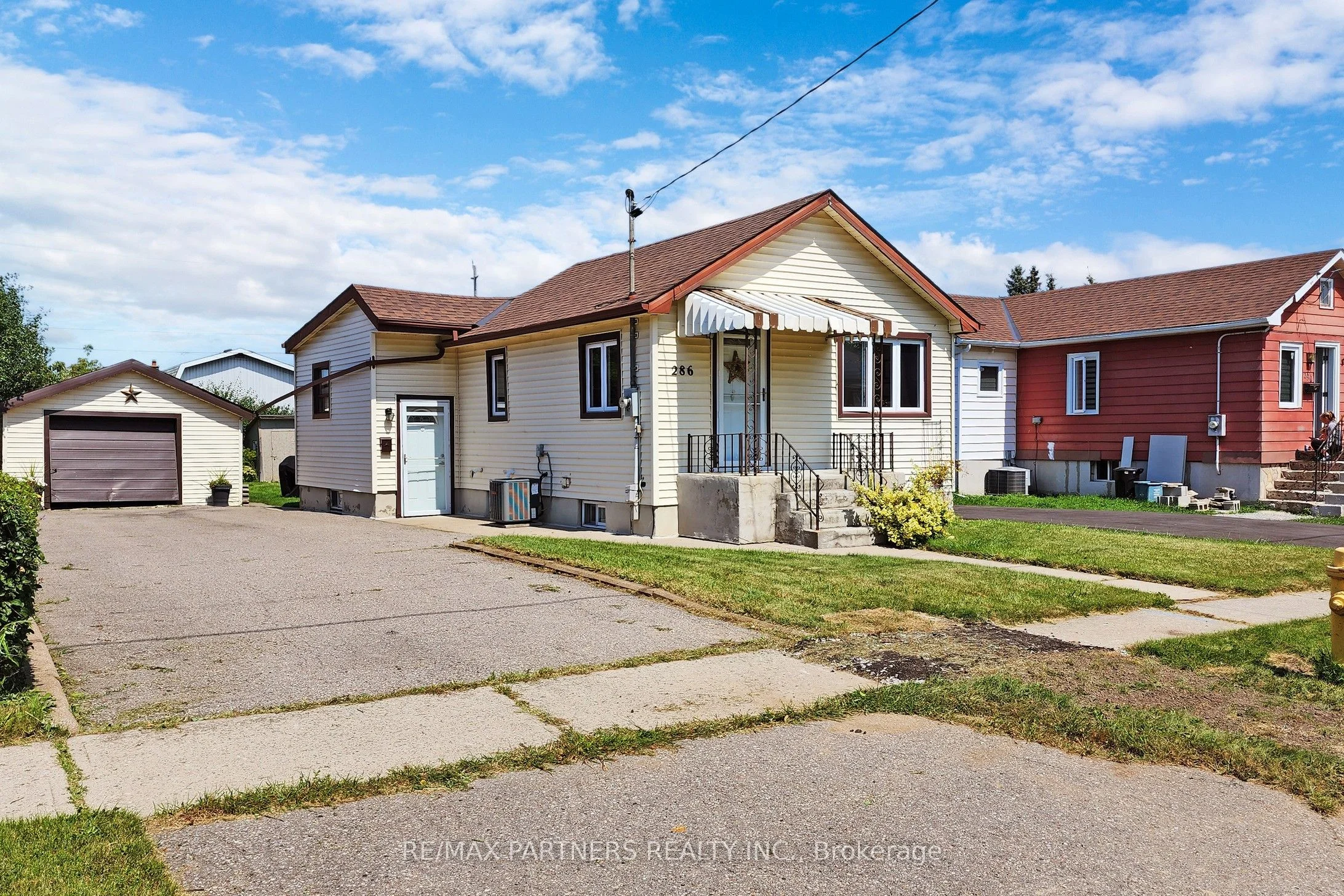 286 Ballard Street, Oshawa, On L1h 3n8