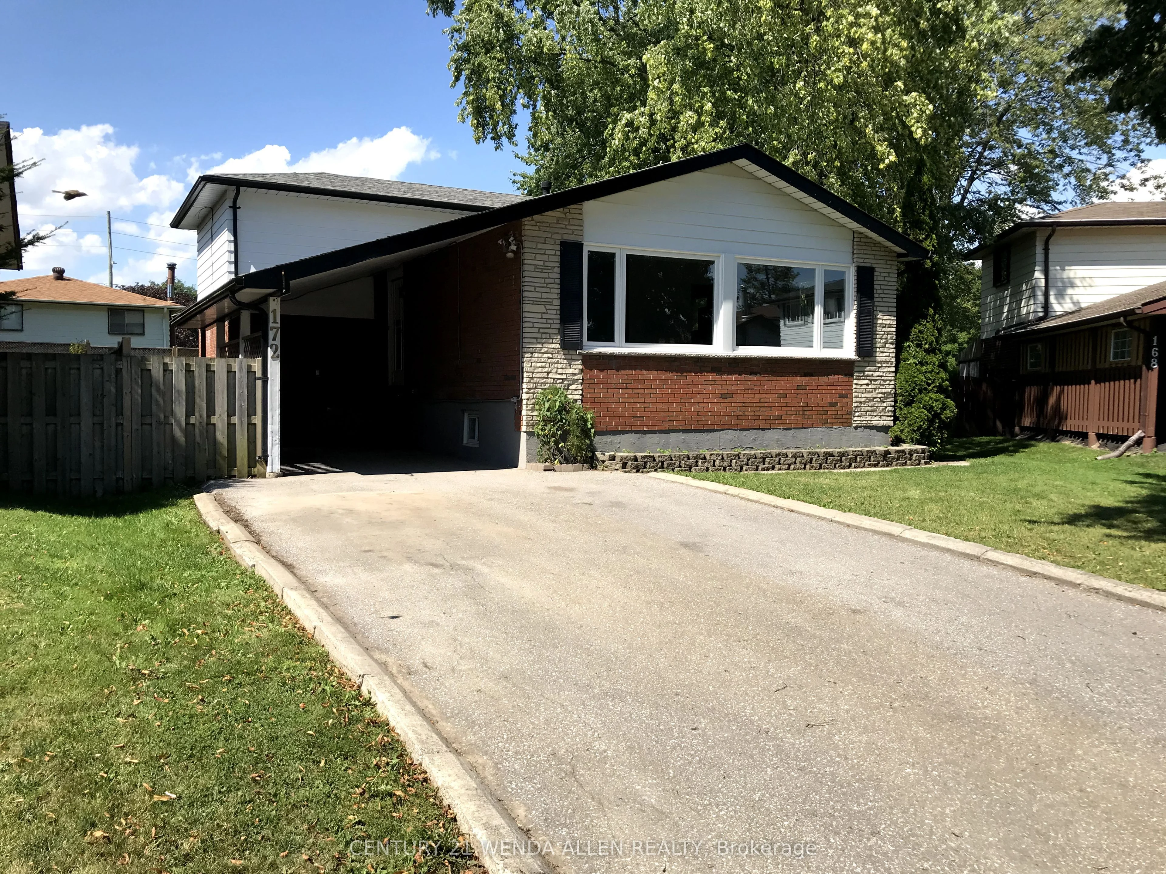 172 Georgian Court, Oshawa, ON L1J 1G4