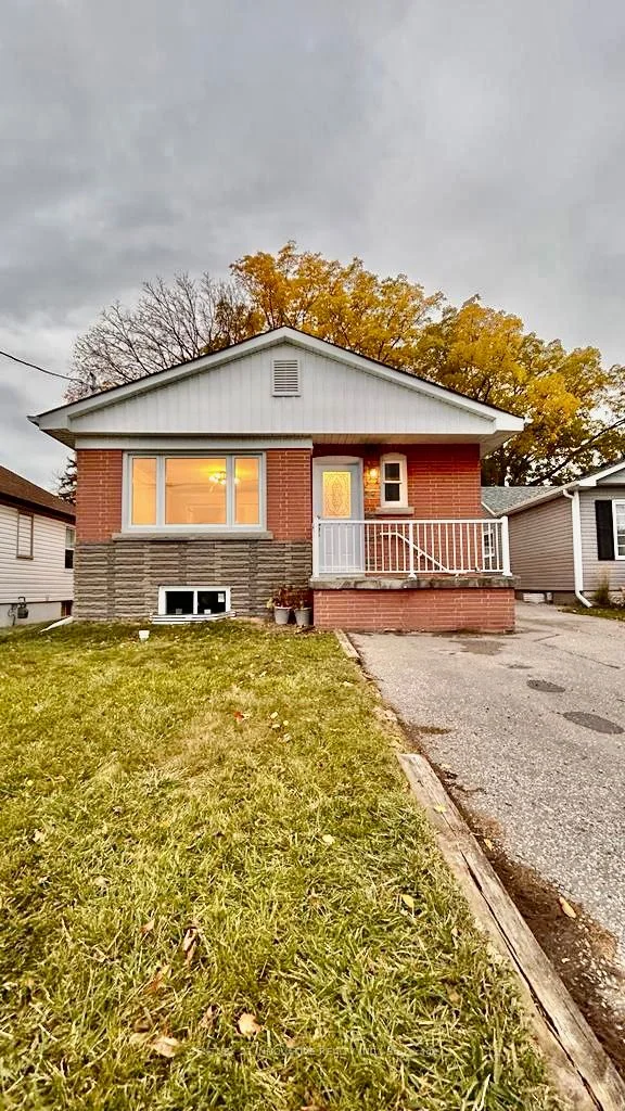 608 Brock Street S Main, Whitby, ON L1N 4K9