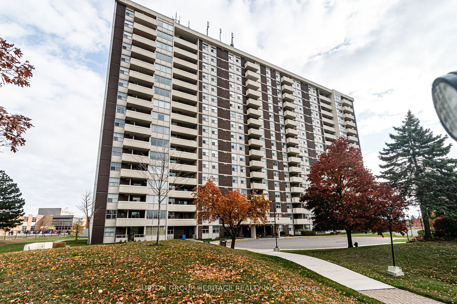 66 Falby Court 204, Ajax, ON L1S 3L2
