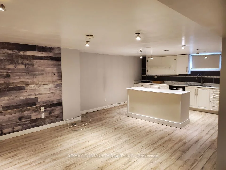 1298 Sharbot Street Basemet, Oshawa, ON L1J 1K2