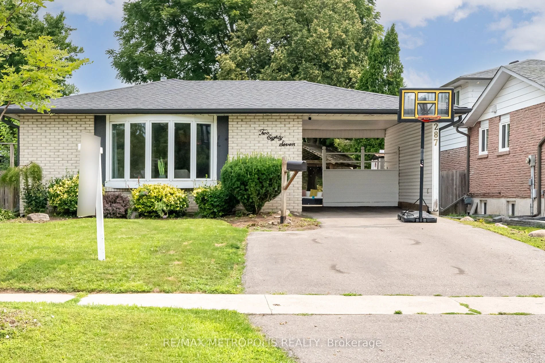 287 Waverly Street N Upper, Oshawa, ON L1J 5V8