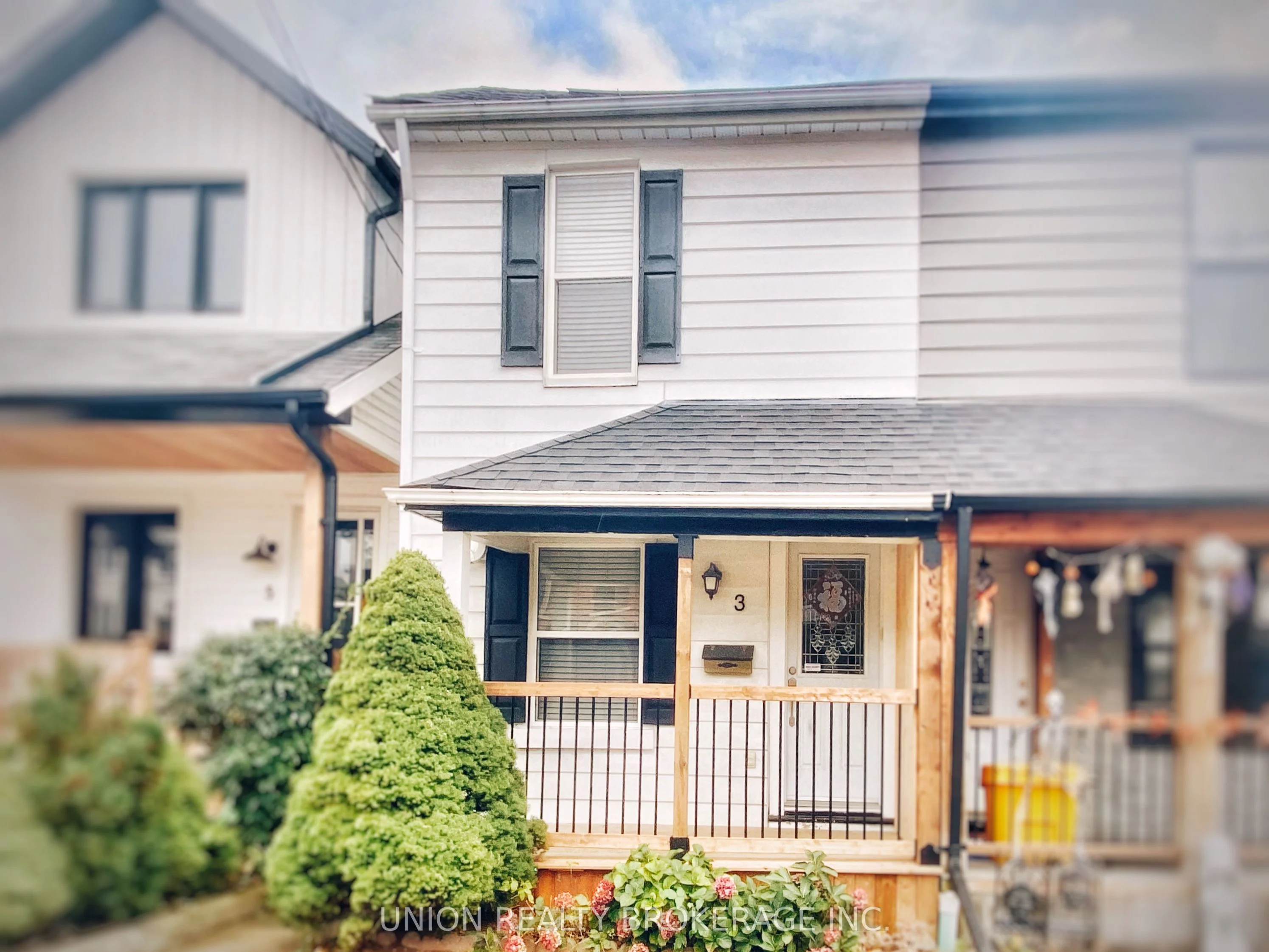 3 Woodville Avenue, Toronto E03, On M4k 2j5