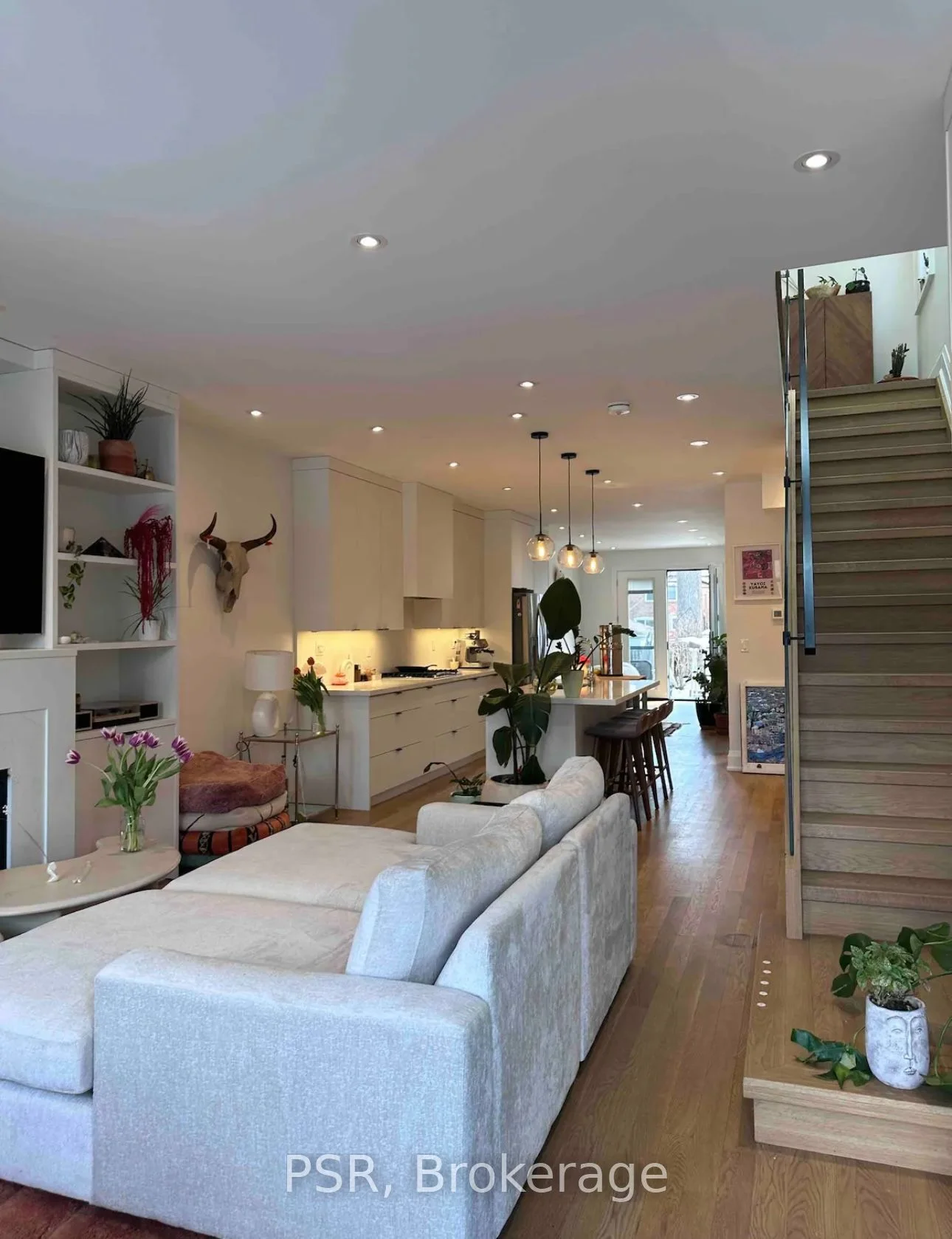 155 Woodville Avenue, Toronto E03, ON M4J 2R4