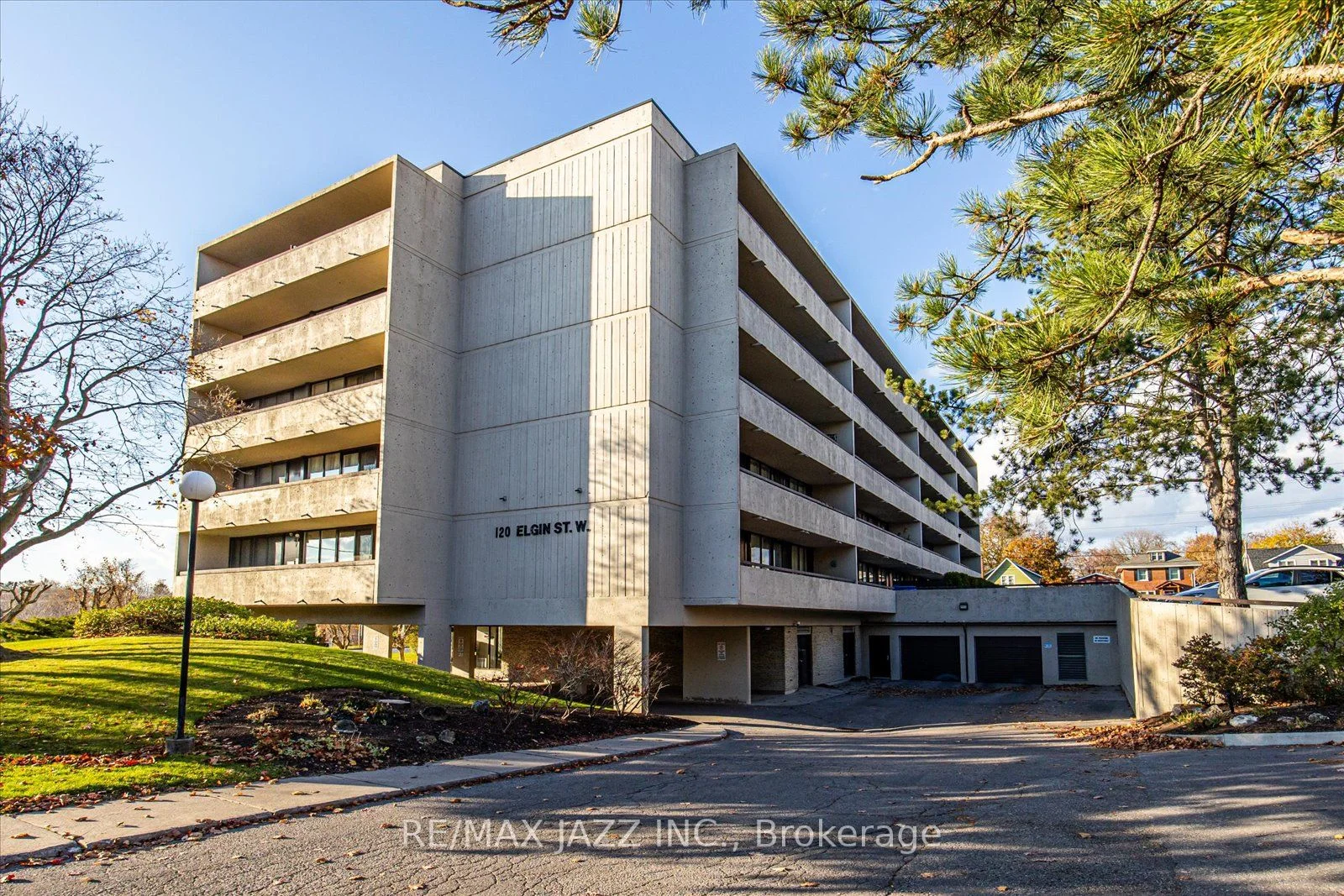 120 Elgin Street W #206, Oshawa, On L1g 1s7