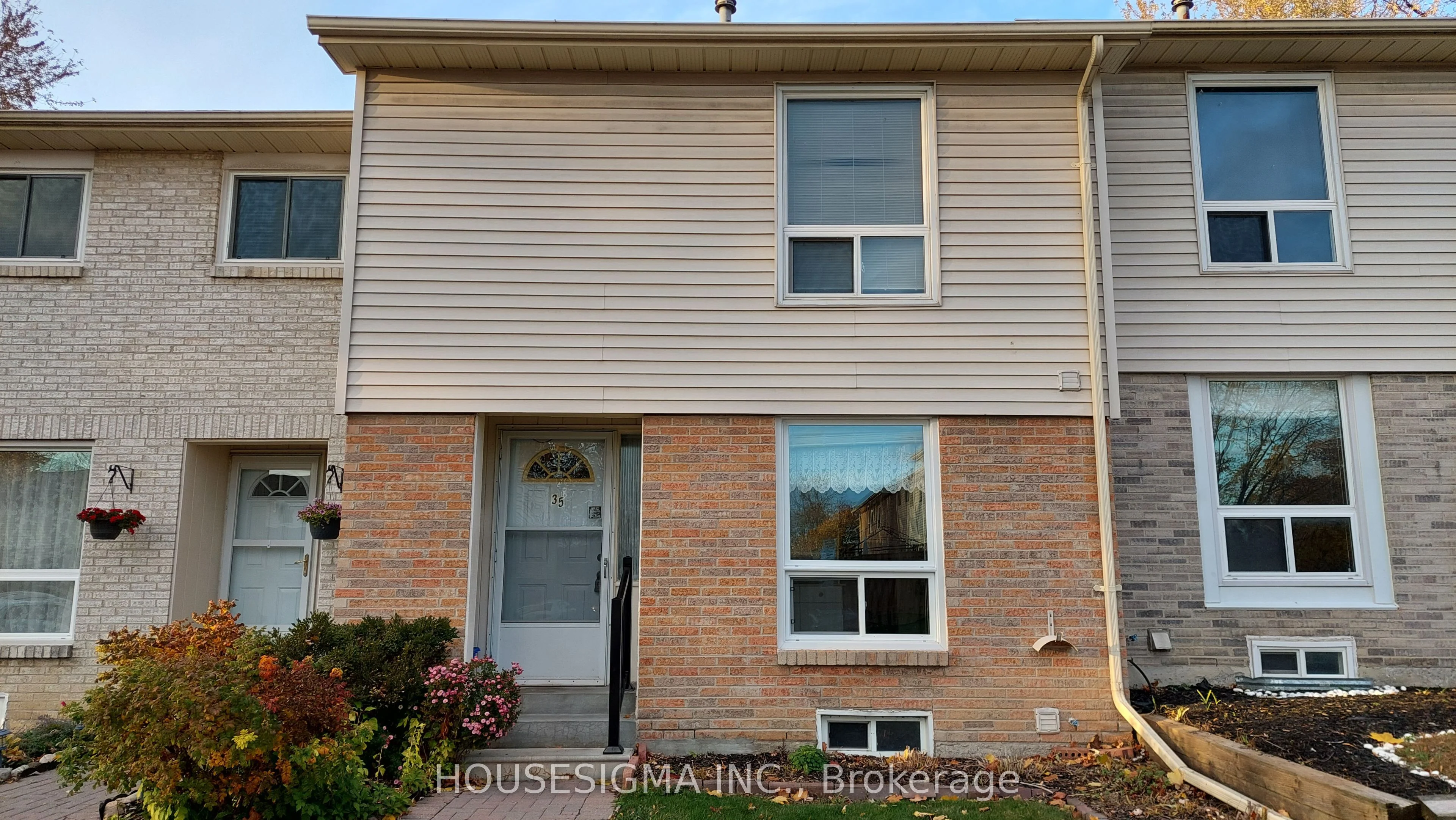 611 Galahad Drive 35, Oshawa, ON L1K 1M1