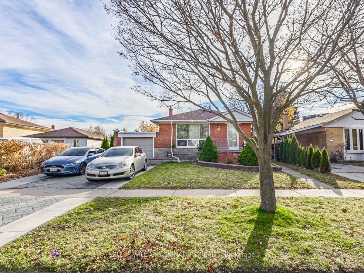 50 Carslake Crescent Bach, Toronto E09, ON M1J 2A7