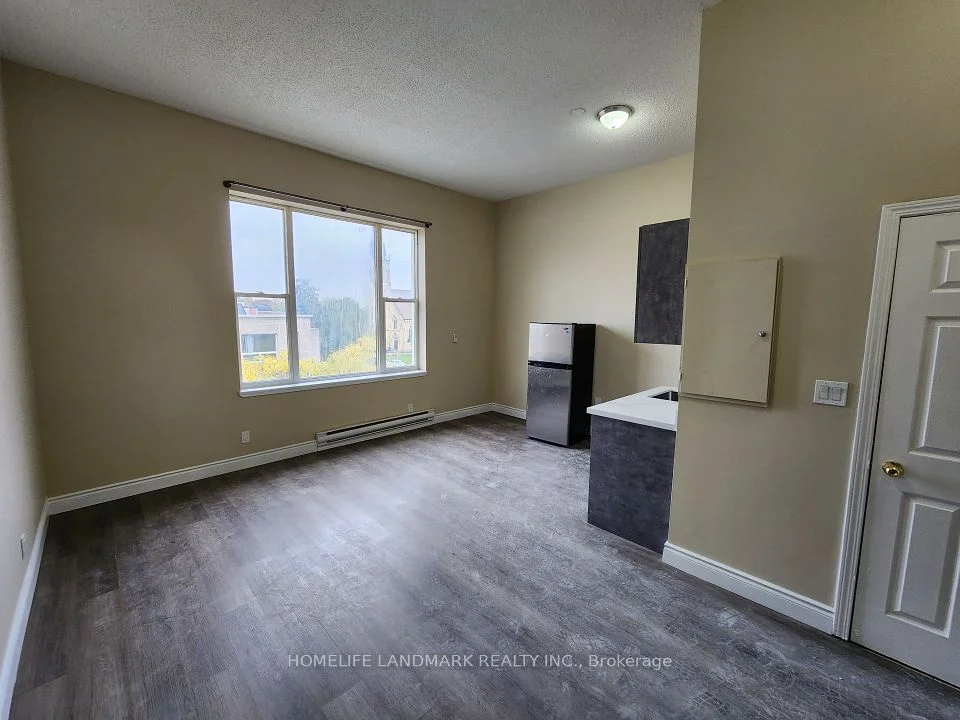 29-5 Simcoe Street S 206, Oshawa, ON L1H 4G1
