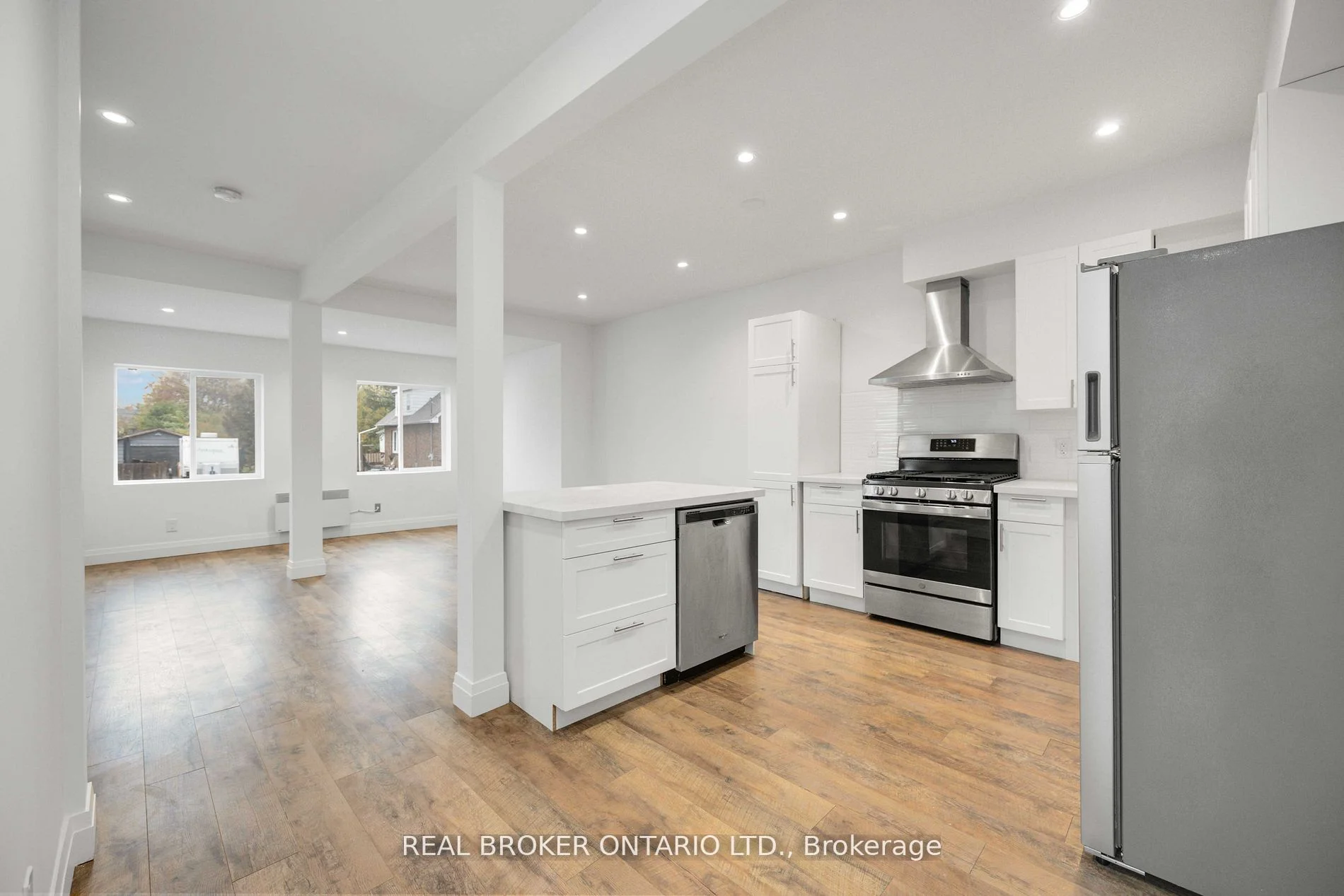 221 Beatty Street Main, Oshawa, On L1h 3b4