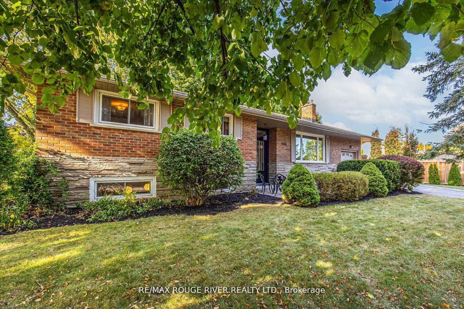 344 Rossmount Avenue, Oshawa, ON L1J 3K2