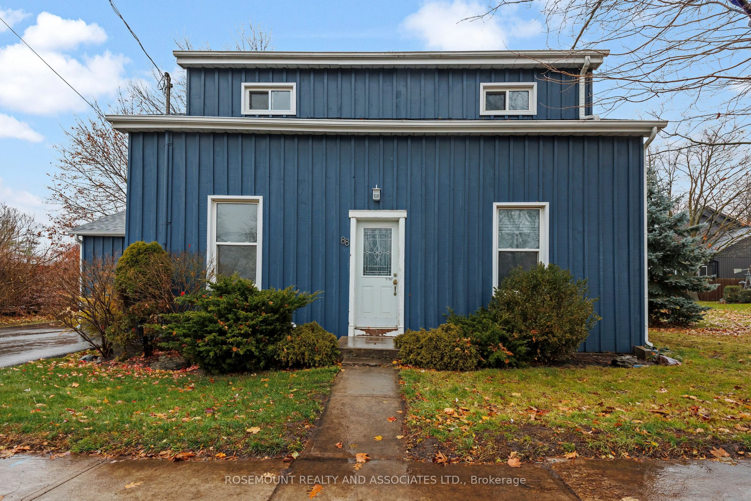 88 Winchester Road E, Whitby, On L1m 1b4