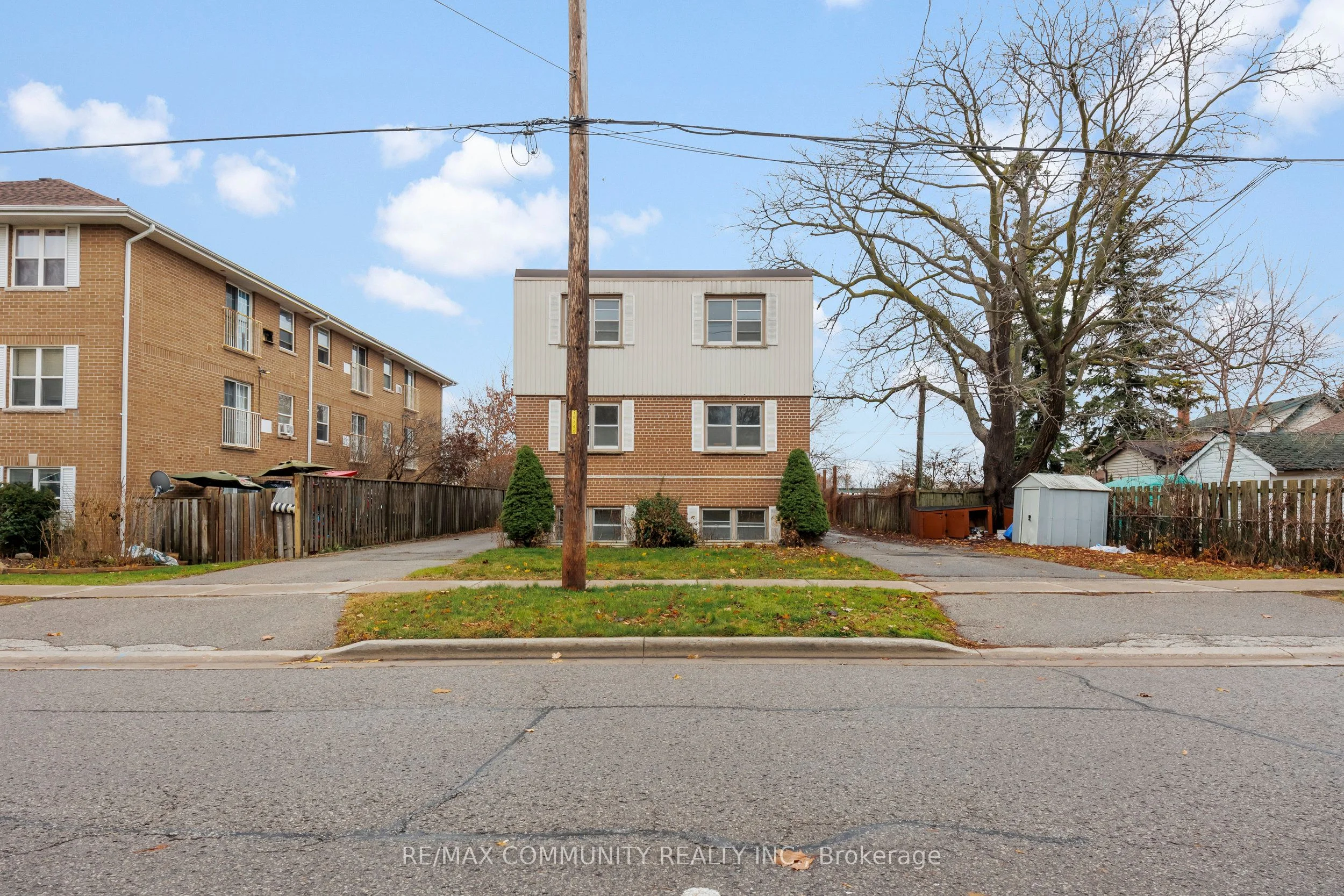 383 Buena Vista Avenue 1, Oshawa, ON L1J 2M6