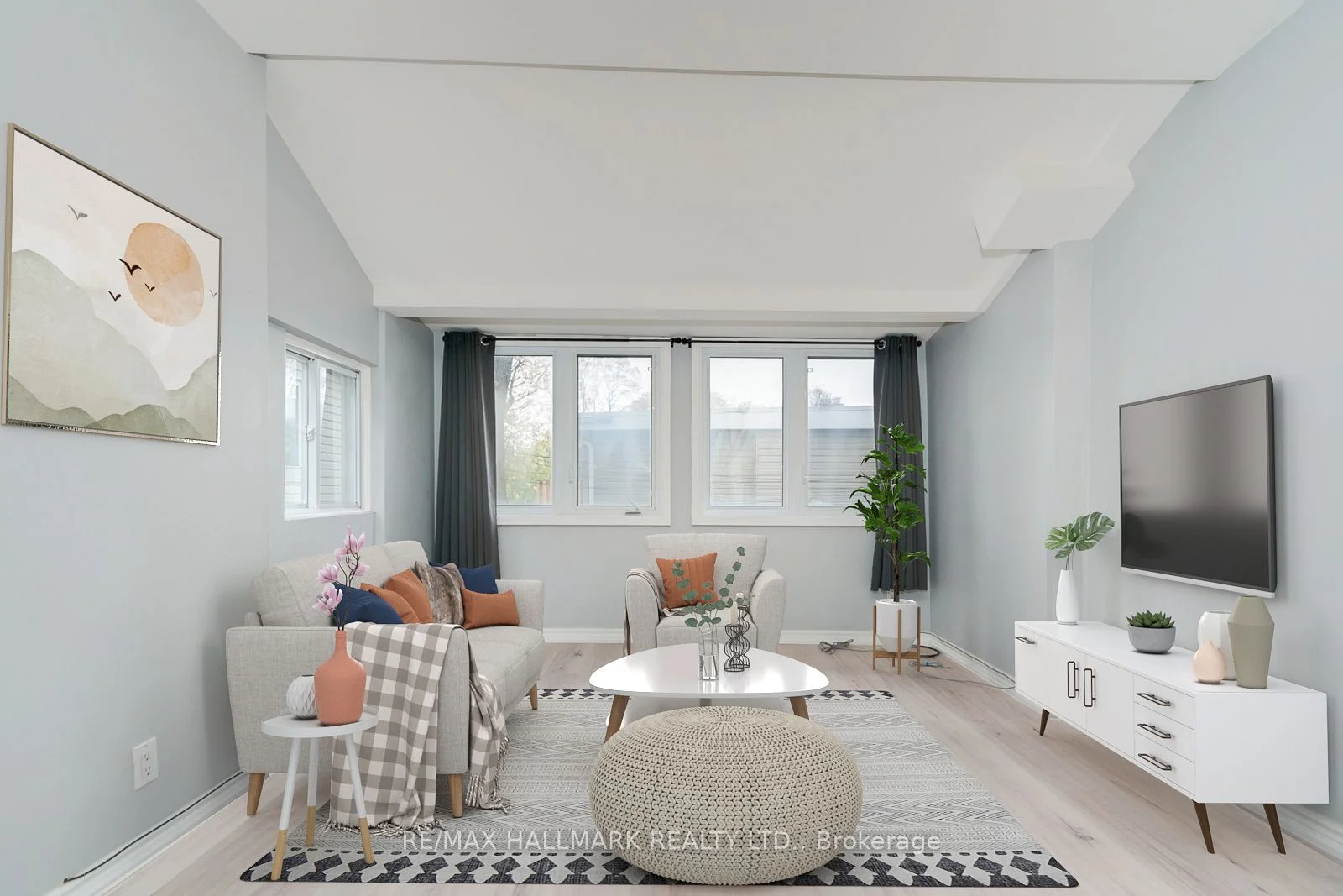 371 Woodbine Avenue 3, Toronto E02, ON M4L 3P7