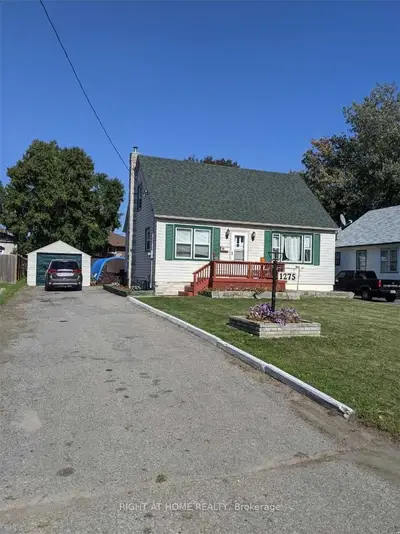 1275 Simcoe St S Main Street, Oshawa, ON L1H 4M1