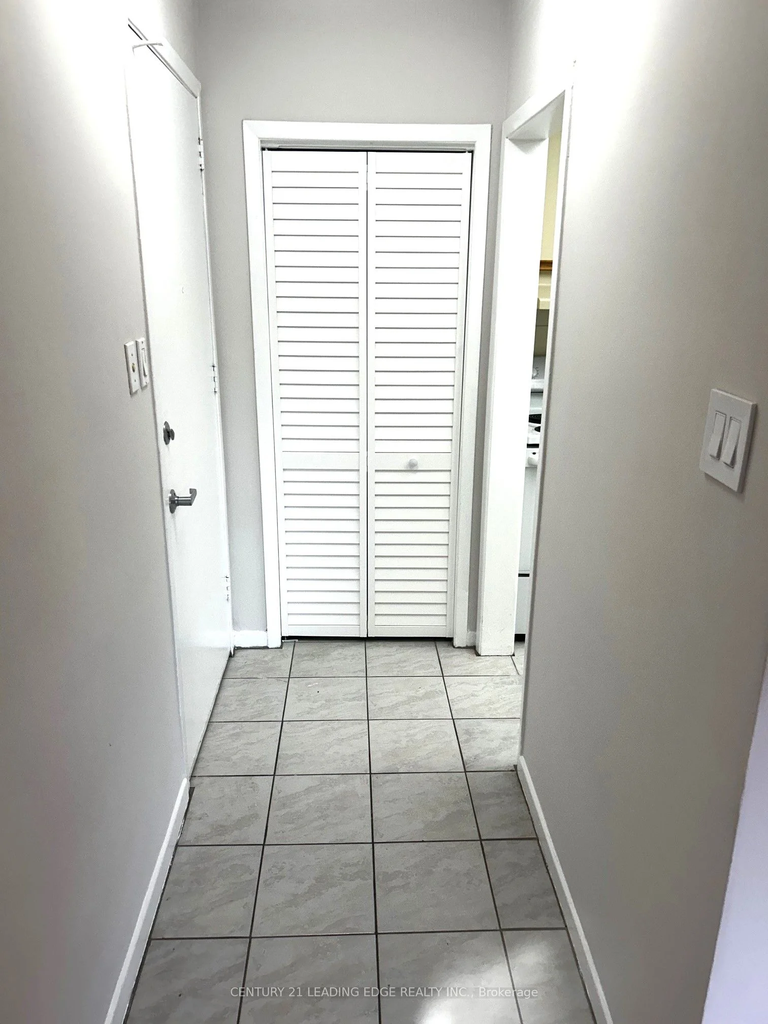 Store W Apt/Office in Toronto