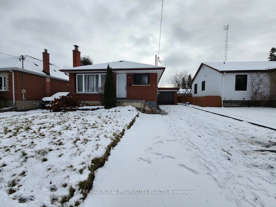 439 Woodcrest Avenue, Oshawa, On L1j 2t5