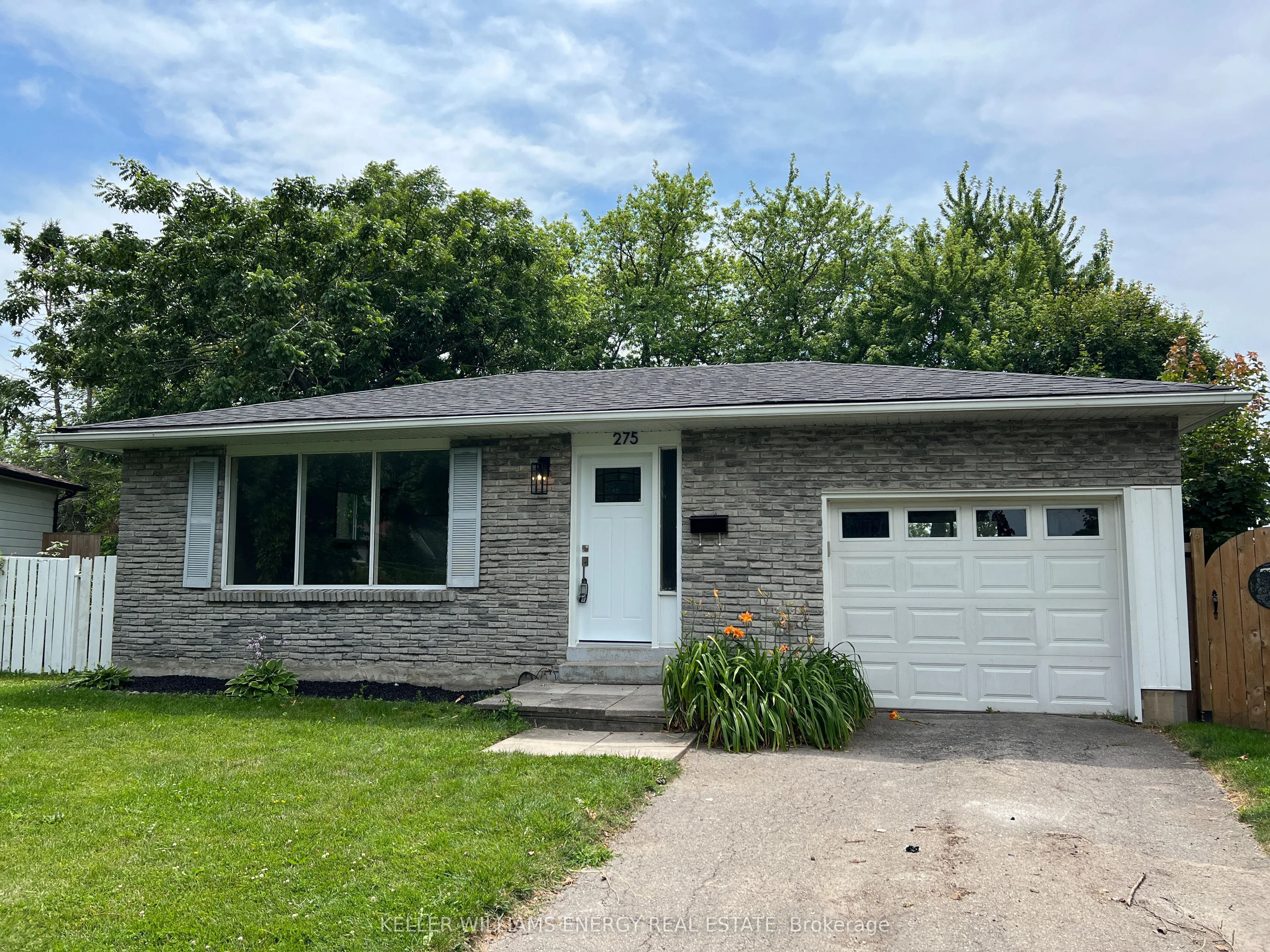275 Madawaska Avenue Main, Oshawa, On L1j 1e6
