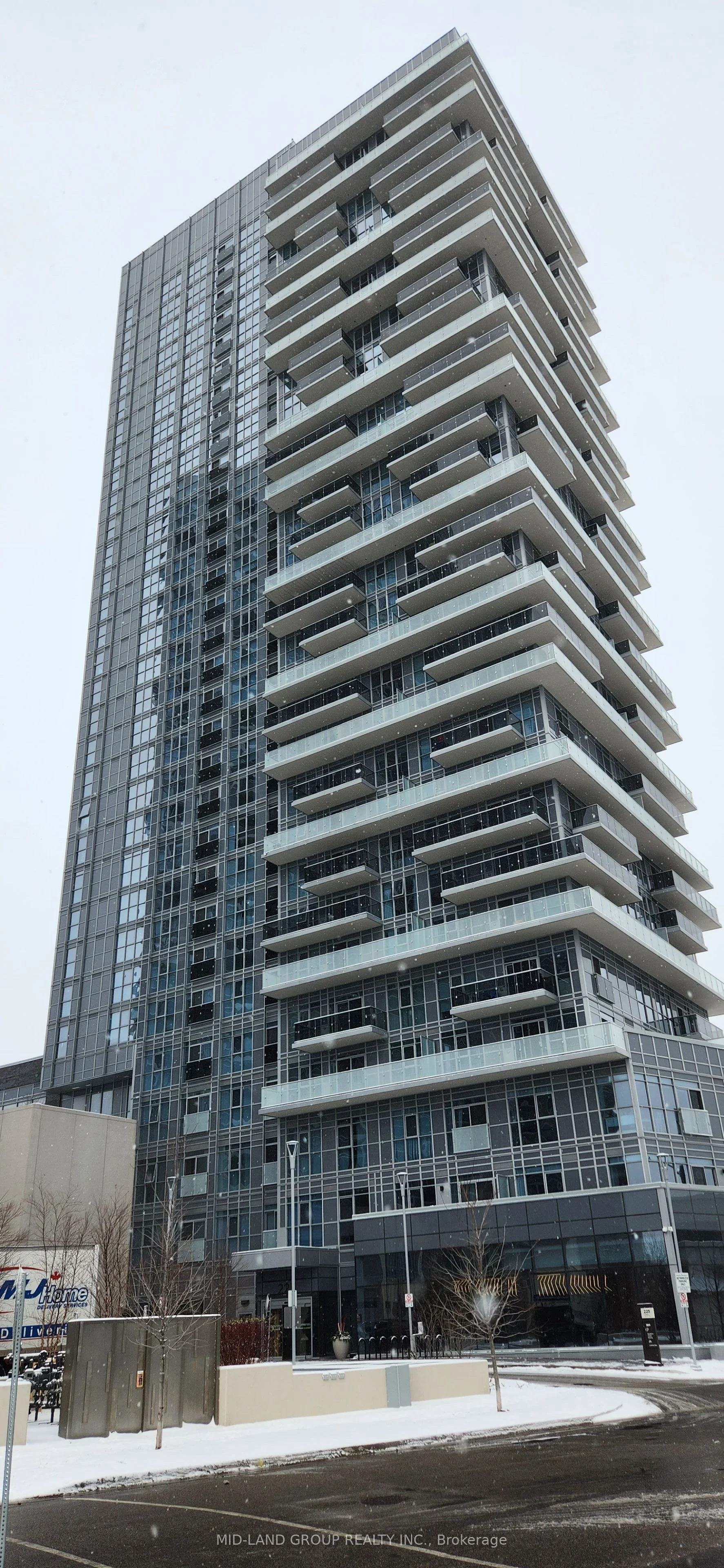 225 Village Green Square 1705, Toronto E07, On M1s 0n4
