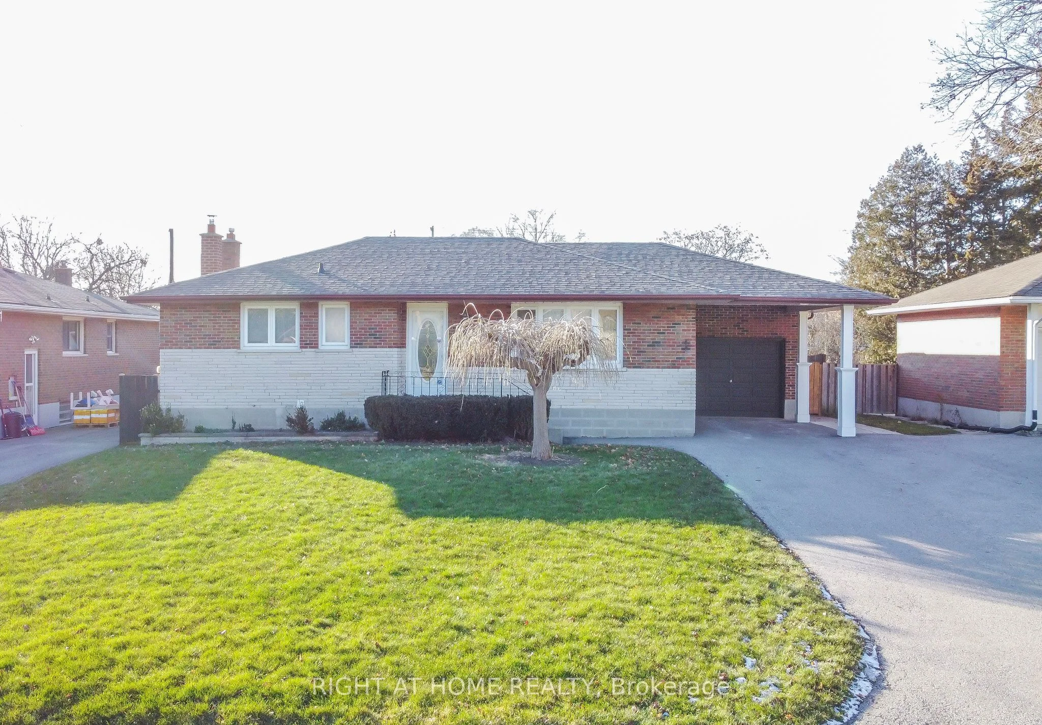 598 Carlyle Court, Oshawa, ON L1H 6S2