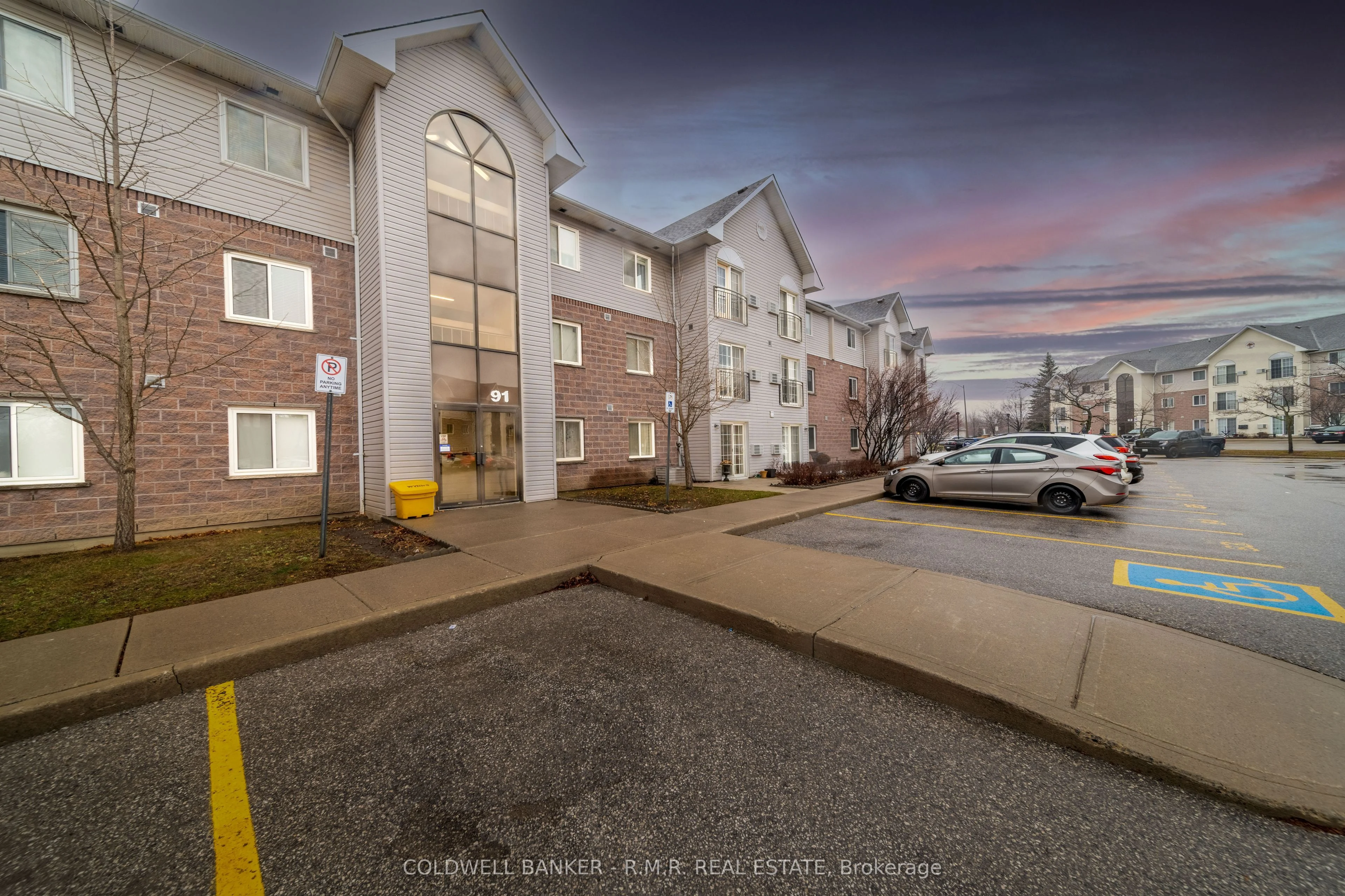 91 Aspen Springs Drive 204, Clarington, ON L1C 5J9