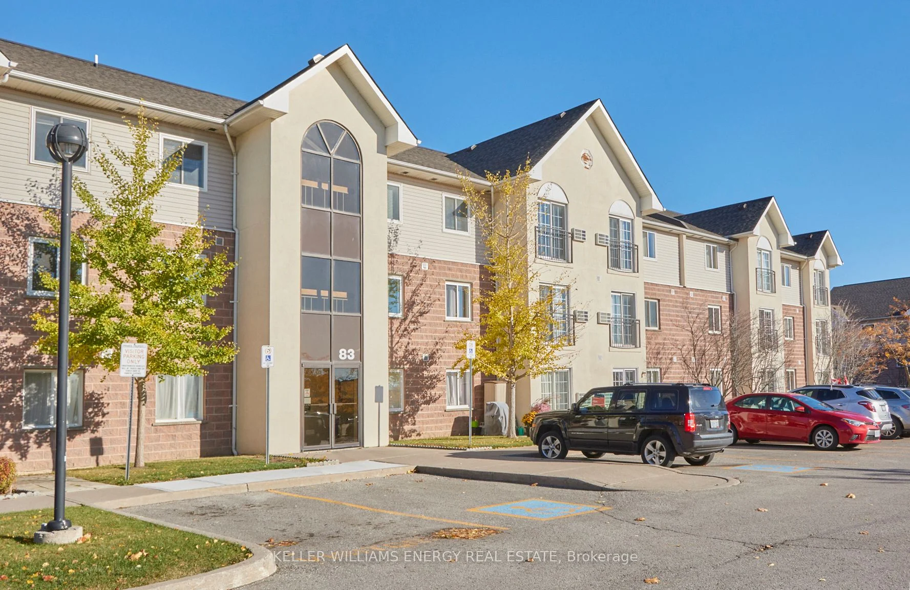 83 Aspen Springs Drive 204, Clarington, On L1c 5j7