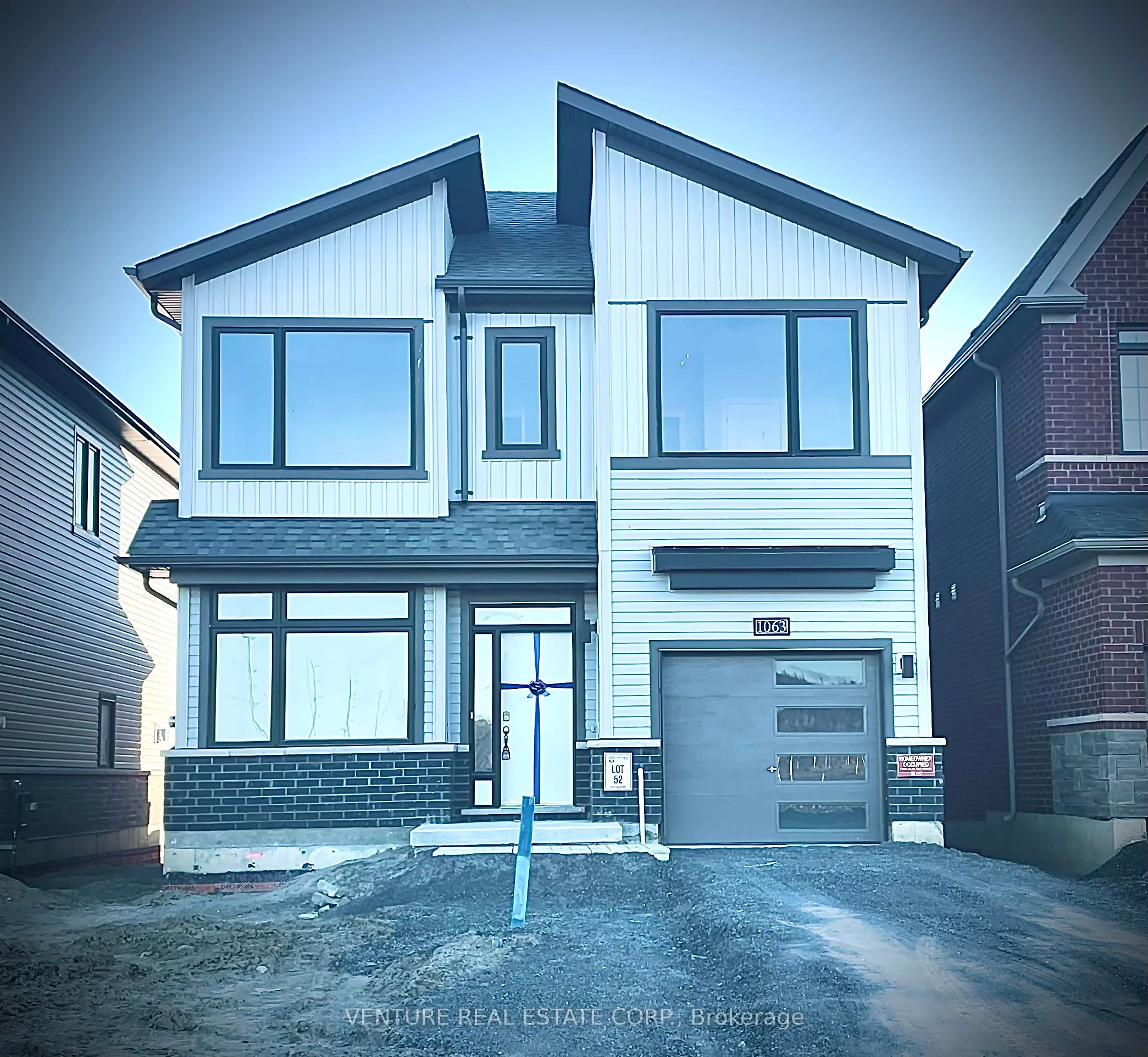 1063 Dyas Avenue, Oshawa, ON L1L 0V4
