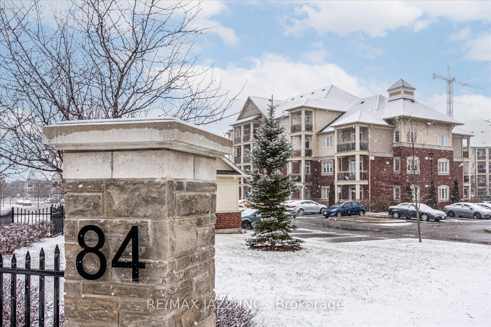 84 Aspen Springs Drive 329, Clarington, ON L1C 0V3
