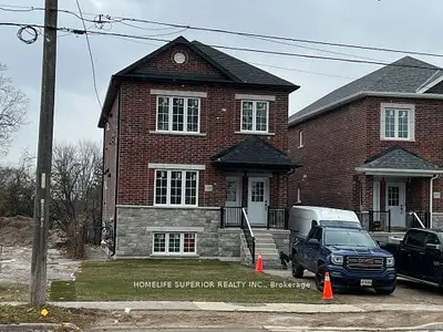 137 Gibbons Street 2, Oshawa, ON L1J 4Y1