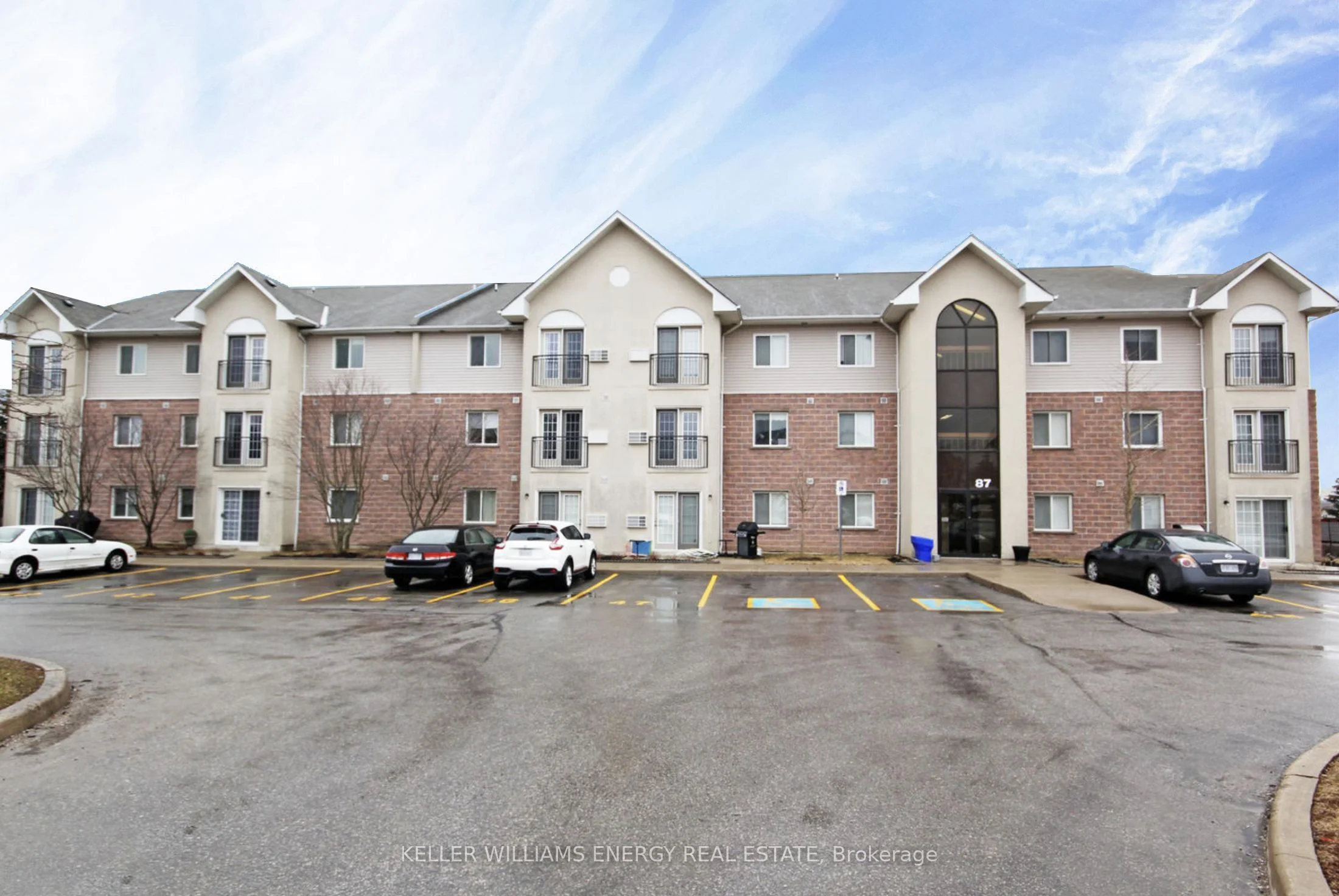 87 Aspen Springs Drive 208, Clarington, ON L1C 5J8