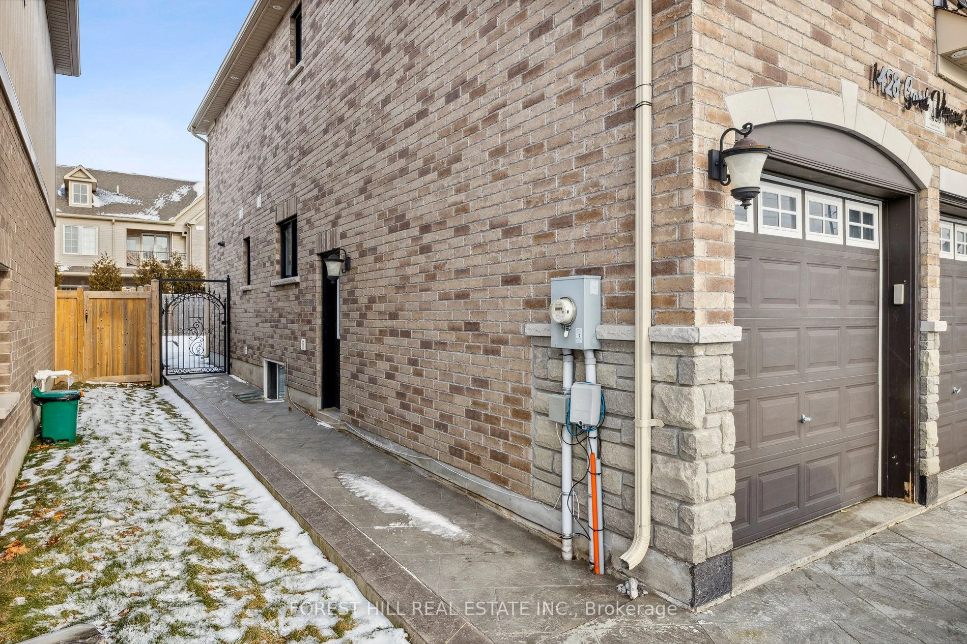 1428 Gord Vinson Avenue BSMT, Clarington, ON L1E 0H1
