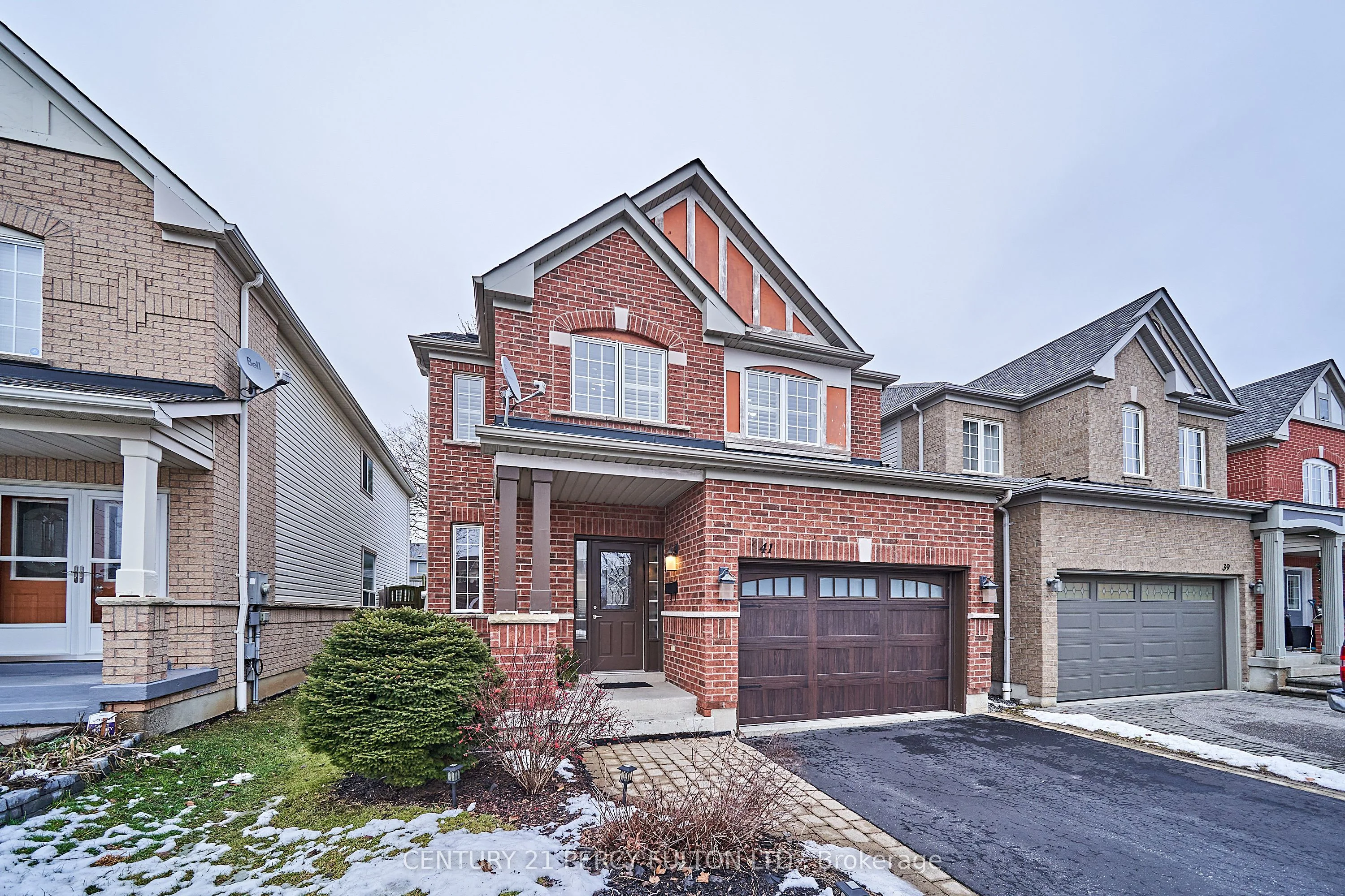 41 Lonsdale Court, Whitby, On L1p 1r8