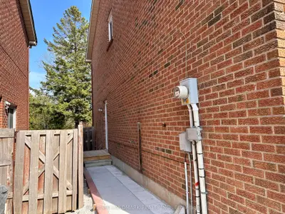 60 Lady Churchill Court, Toronto E07, ON M1V 2J6