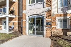 124 Aspen Springs Drive 109, Clarington, On L1c 0g8