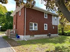 752 Dundas Street W 1, Whitby, On L1n 5l5