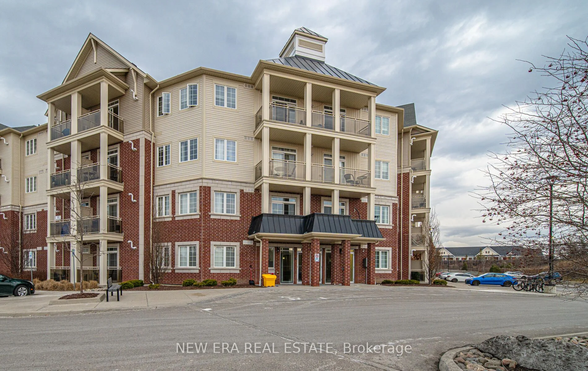 80 Aspen Springs Drive 415, Clarington, ON L1C 0V4
