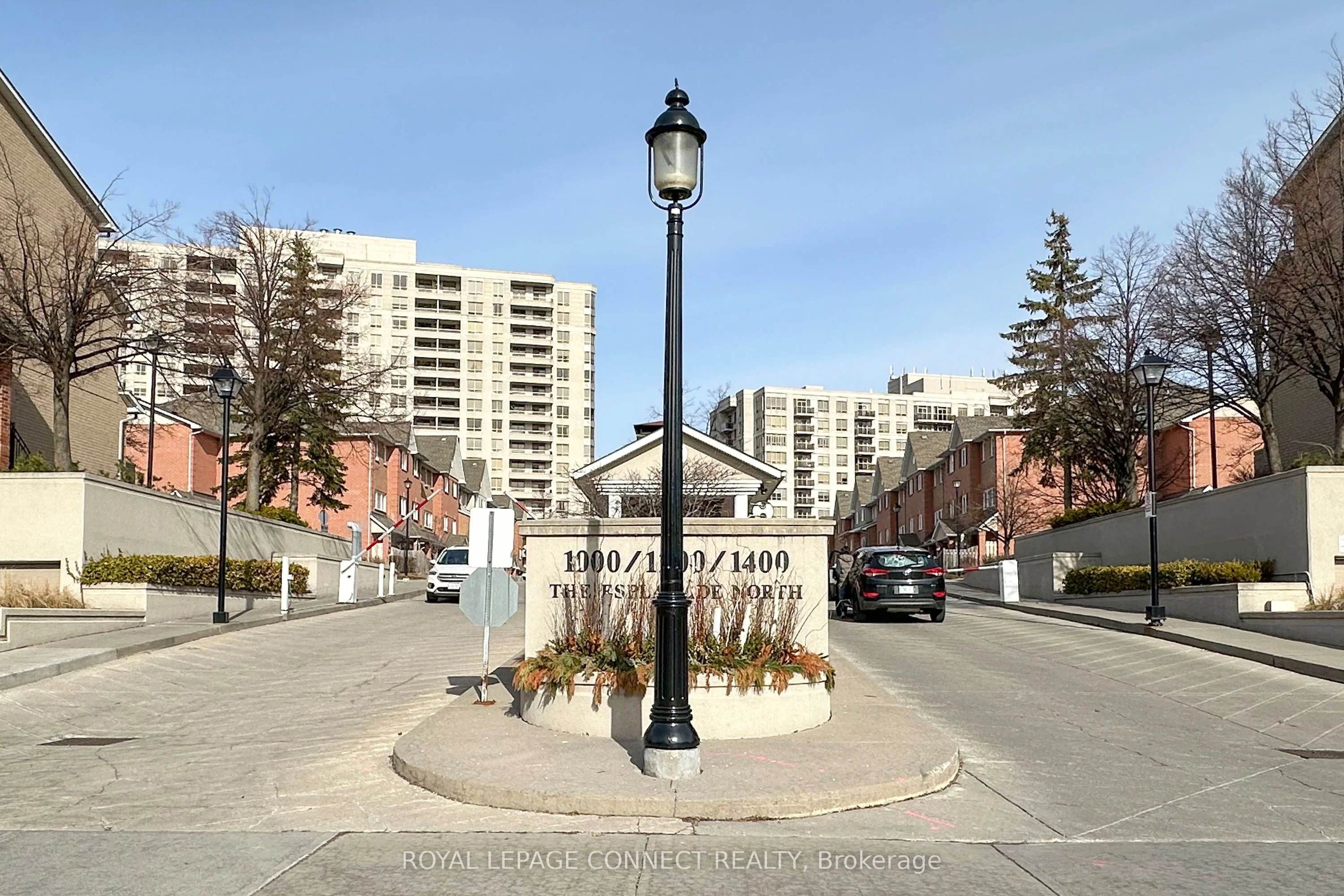 1400 The Esplanade Avenue 308, Pickering, On L1v 6v8