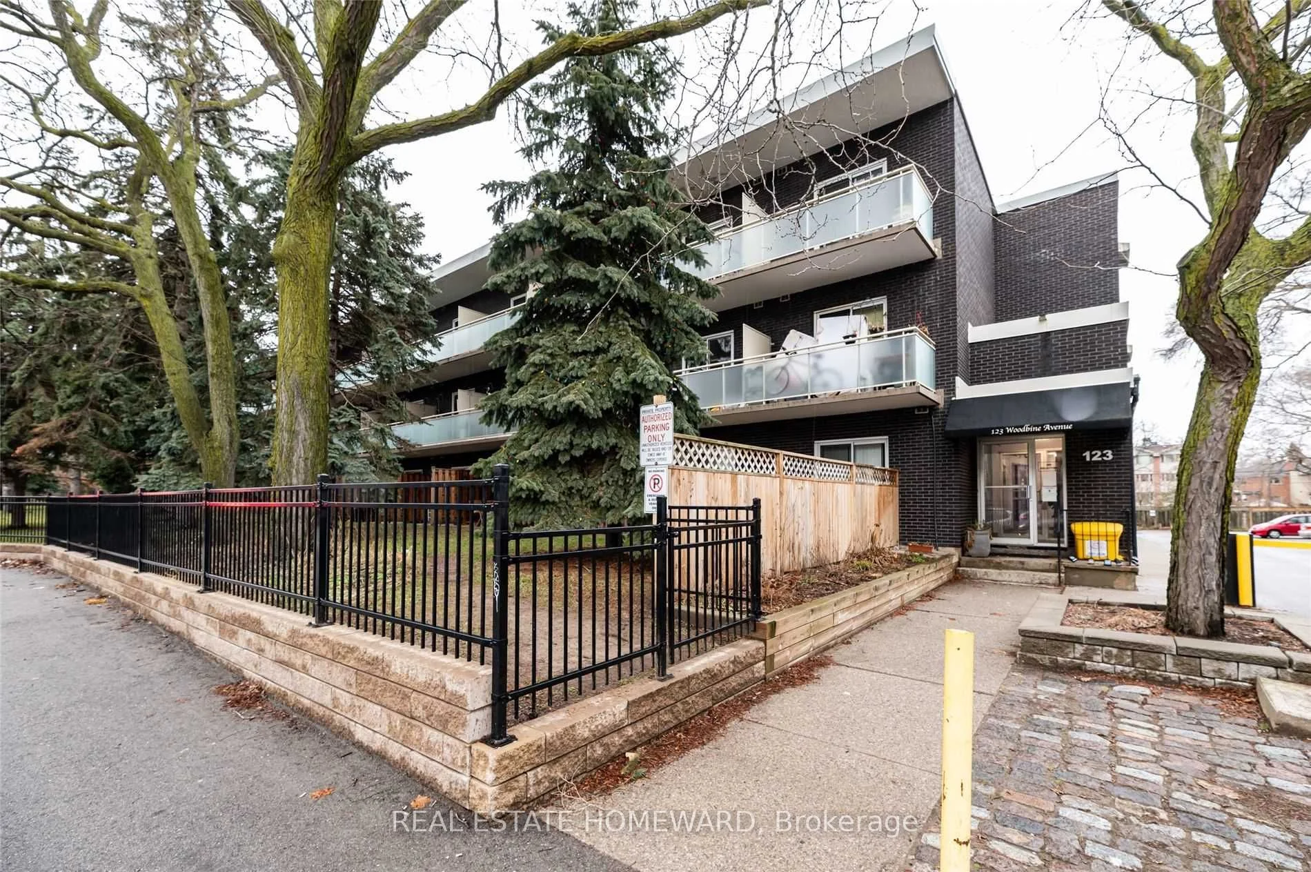 123 Woodbine Avenue 207, Toronto E02, ON M4L 3V8