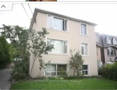 15 Fernwood Gardens, Toronto E03, ON M4K 2J8
