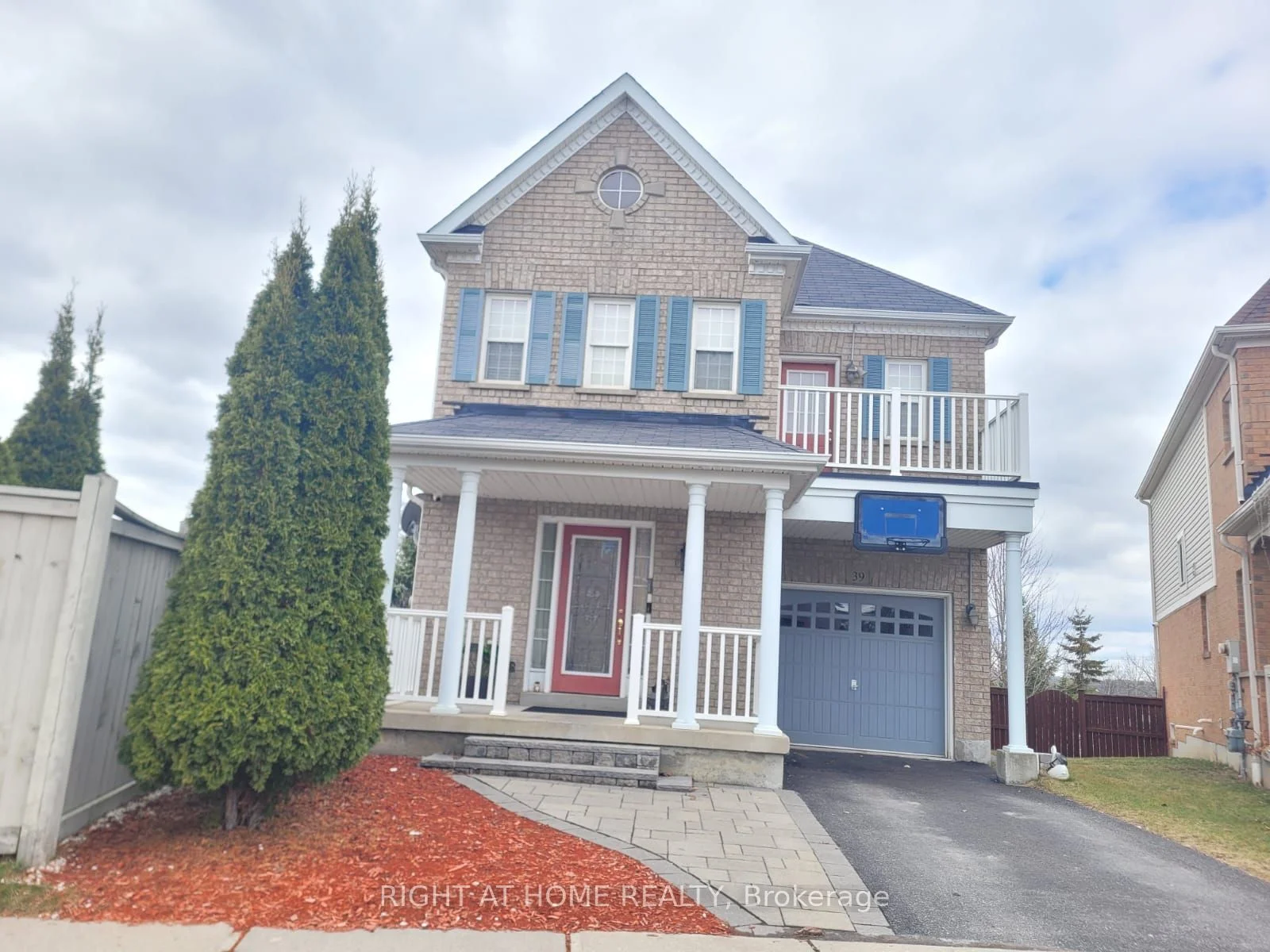 39 DECOURCY-IRELAND Circle, Ajax, ON L1T 0K6