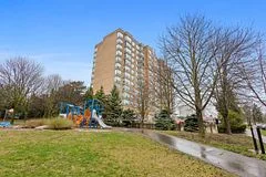 711 Rossland Road E 414, Whitby, On L1n 8z1