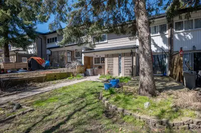 925 Bayly Street 70, Pickering, ON L1W 1L4