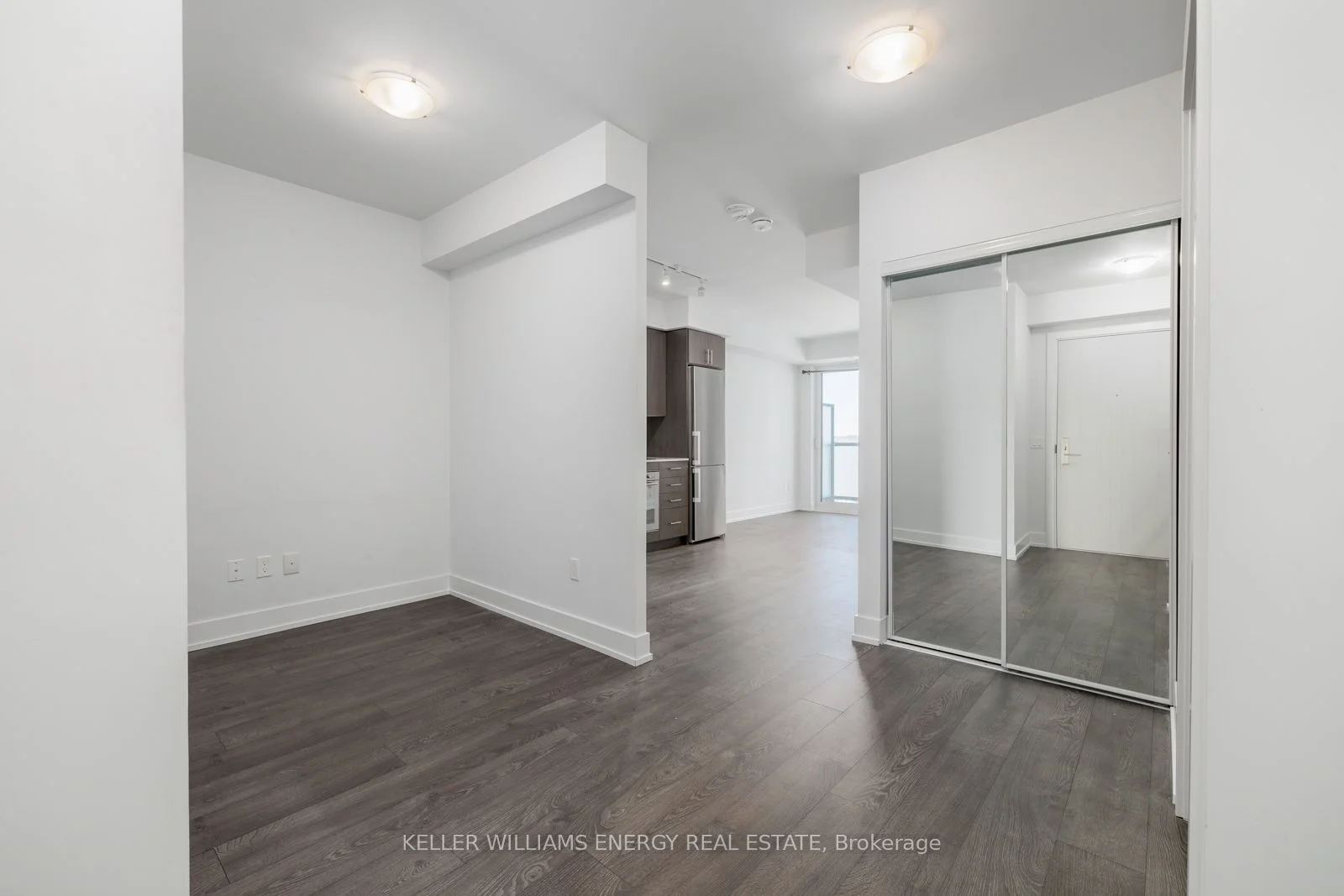 2550 Simcoe Street N 1813, Oshawa, On L1l 0r5