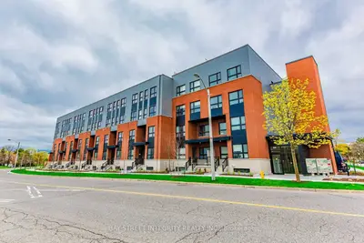 Condo Townhouse in Toronto