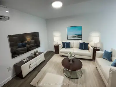 1373 Woodbine Avenue 6, Toronto E03, On M4c 4g4