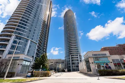 125 Village Green Square 3705, Toronto E07, On M1s 0g3