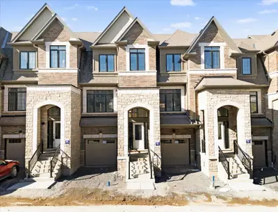 10 Calloway Way Street, Whitby, On L1n 0n9
