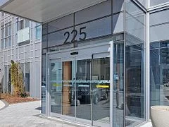 225 Village Green Square 1802, Toronto E07, ON M1S 0N4