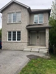 27 Nassau Street 1, Oshawa, On L1j 4a3